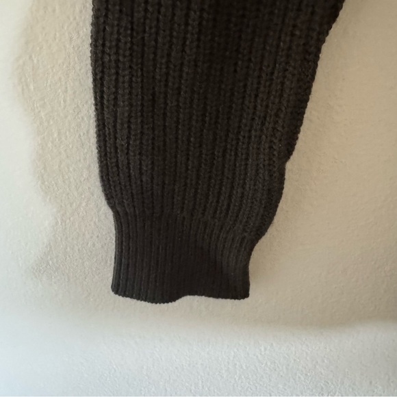 New Vince Green Cowl Neck Buttons Oversized Sweater size Small - Picture 4 of 11